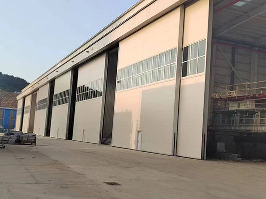 Voorgefabriceerde metalen hangars voor vliegtuigen Geverfd gegalvaniseerd oppervlak