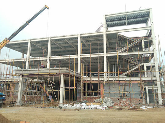 Lichte commerciële gebouwen, kantoren, winkelcentra, geverfd / warm gegalvaniseerd